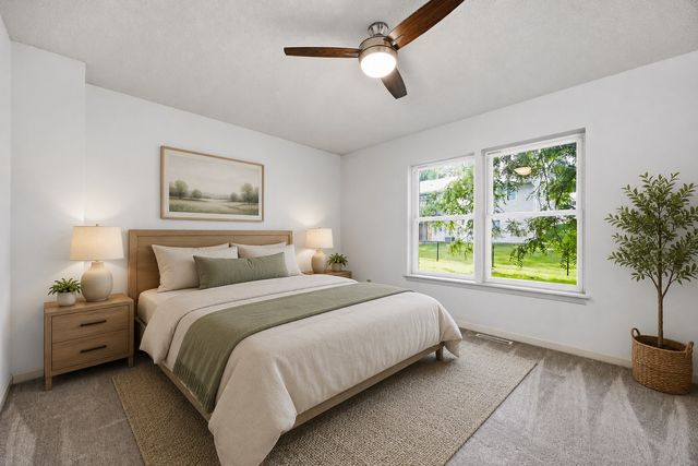 325 Hillview Dr, Marion, IA 52302