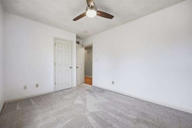 325 Hillview Dr, Marion, IA 52302