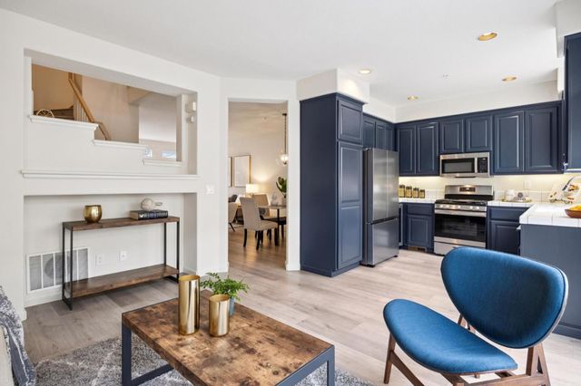 1148 La Rochelle Terrace F, Sunnyvale, CA 94089