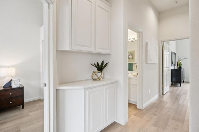 1148 La Rochelle Terrace F, Sunnyvale, CA 94089