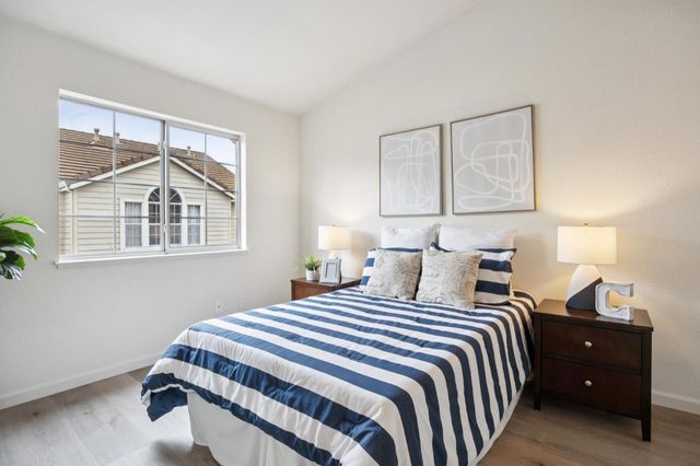 1148 La Rochelle Terrace F, Sunnyvale, CA 94089