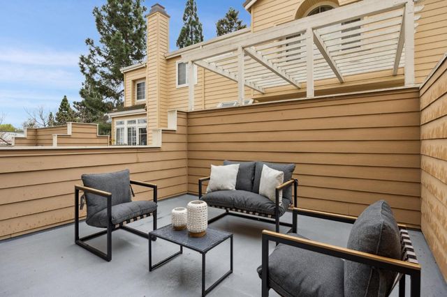 1148 La Rochelle Terrace F, Sunnyvale, CA 94089
