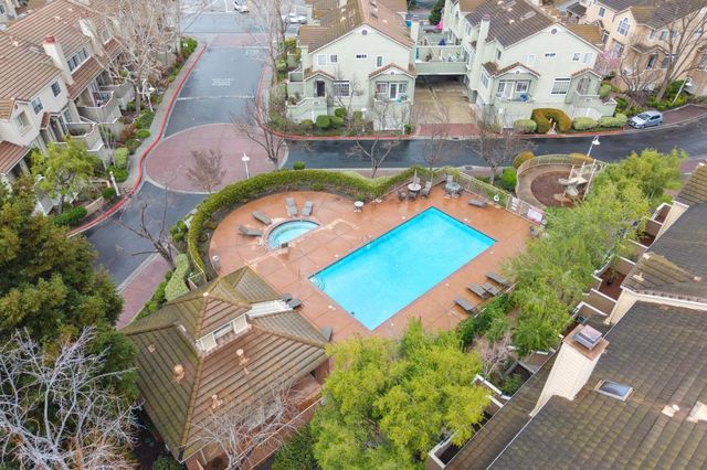 1148 La Rochelle Terrace F, Sunnyvale, CA 94089