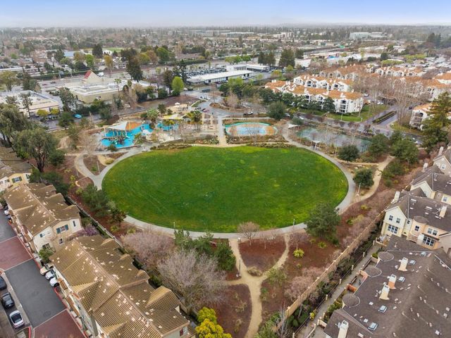 1148 La Rochelle Terrace F, Sunnyvale, CA 94089