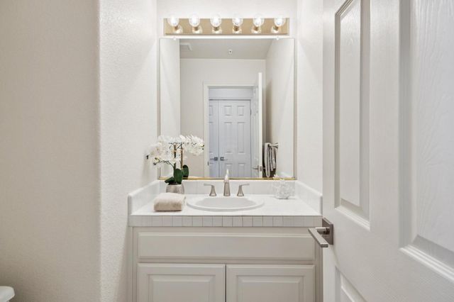 1148 La Rochelle Terrace F, Sunnyvale, CA 94089