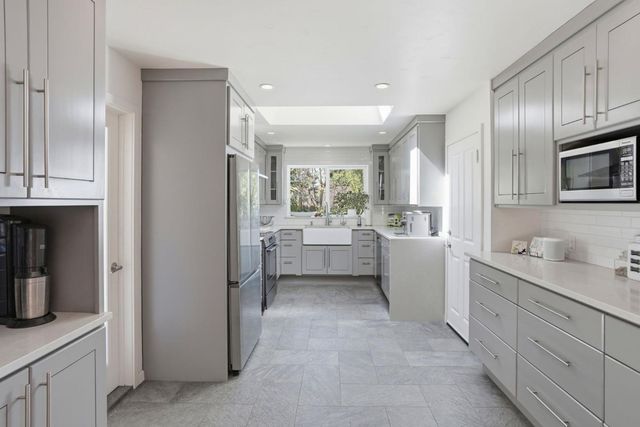 329 Stuart Avenue, Pacific Grove, CA 93950