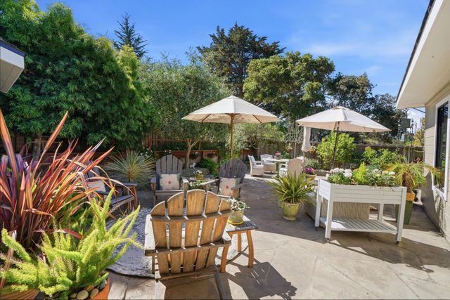 329 Stuart Avenue, Pacific Grove, CA 93950