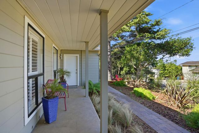 329 Stuart Avenue, Pacific Grove, CA 93950