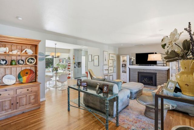 329 Stuart Avenue, Pacific Grove, CA 93950