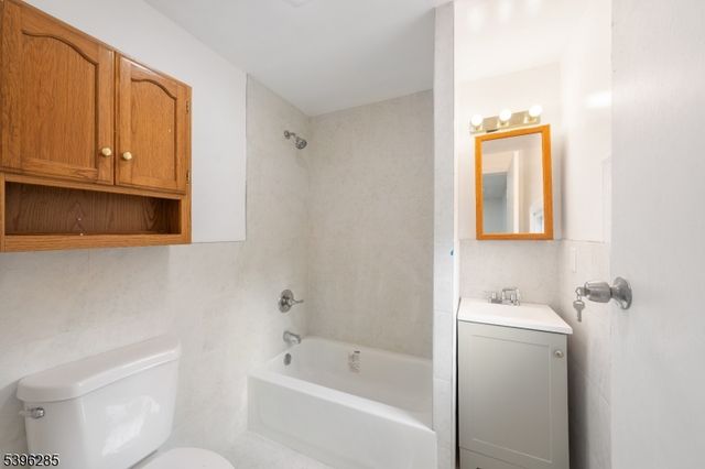 45 Mechanic St, Washington Boro, NJ 07882