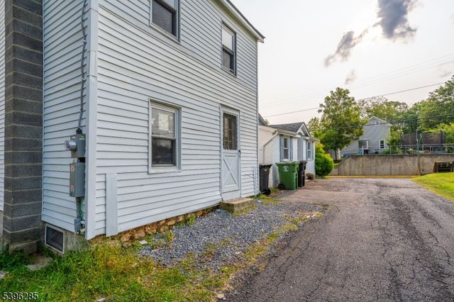 45 Mechanic St, Washington Boro, NJ 07882