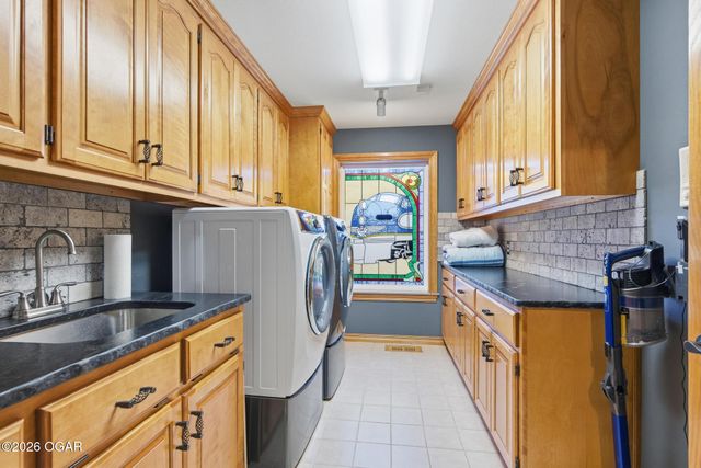 1710 S Joplin Avenue, Joplin, MO 64804