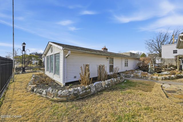 1710 S Joplin Avenue, Joplin, MO 64804