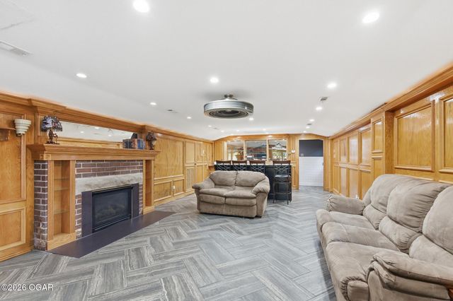 1710 S Joplin Avenue, Joplin, MO 64804