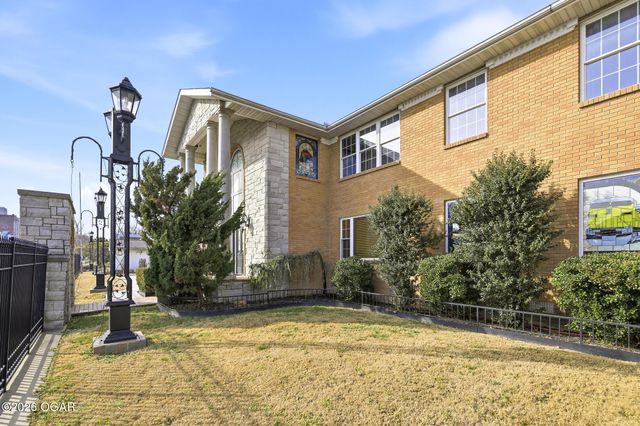 1710 S Joplin Avenue, Joplin, MO 64804