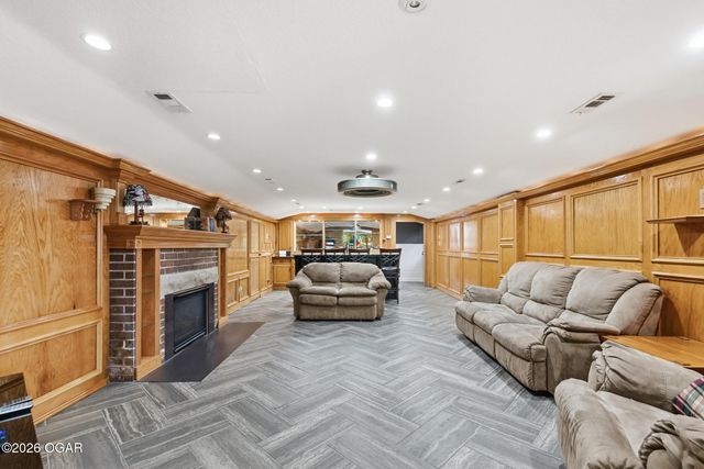 1710 S Joplin Avenue, Joplin, MO 64804