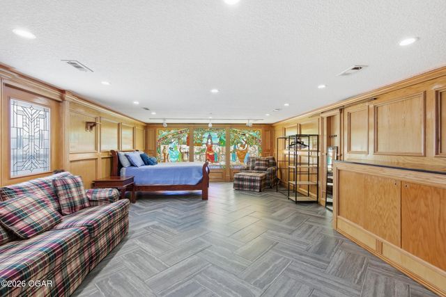 1710 S Joplin Avenue, Joplin, MO 64804