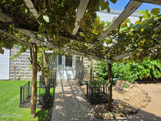 1710 S Joplin Avenue, Joplin, MO 64804