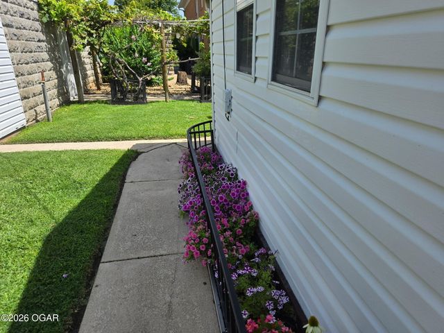 1710 S Joplin Avenue, Joplin, MO 64804