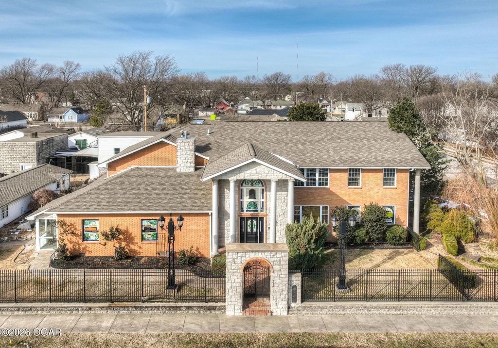 1710 S Joplin Avenue, Joplin, MO 64804