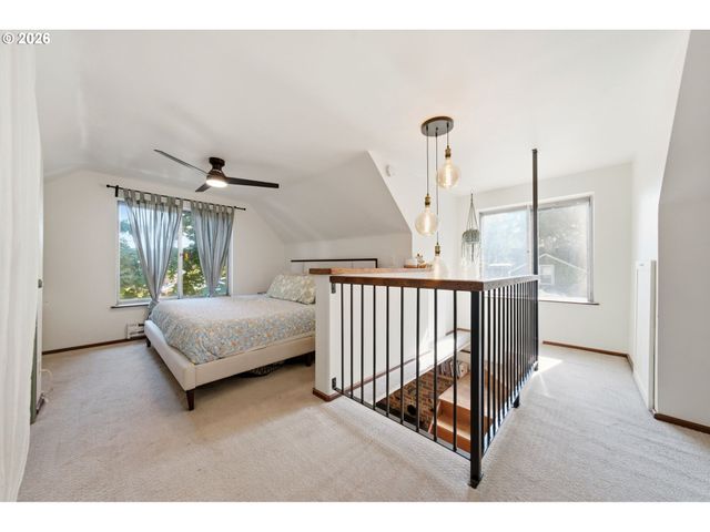 7402 Se ELLIS St, Portland, OR 97206