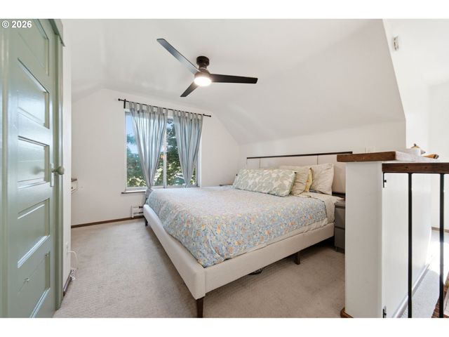 7402 Se ELLIS St, Portland, OR 97206