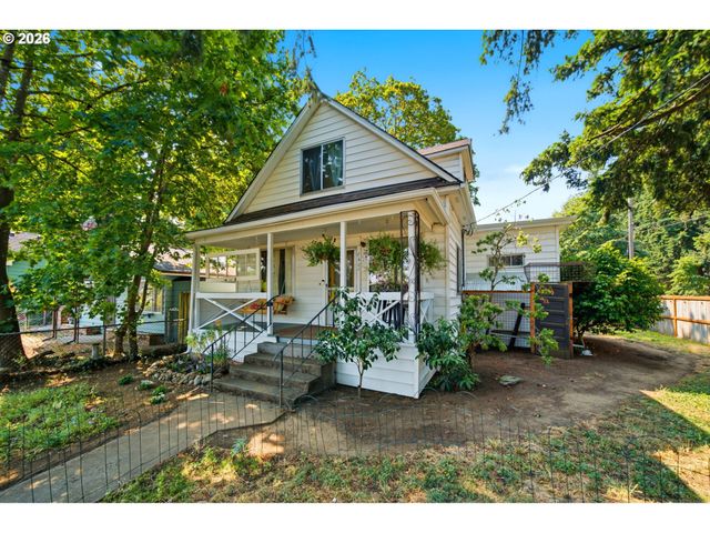 7402 Se ELLIS St, Portland, OR 97206