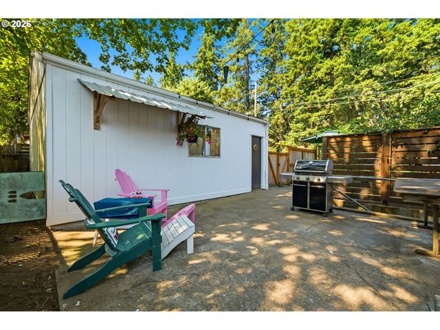 7402 Se ELLIS St, Portland, OR 97206
