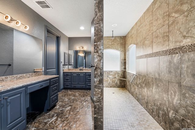 156 WOODLANDS DR, La Vernia, TX 78121