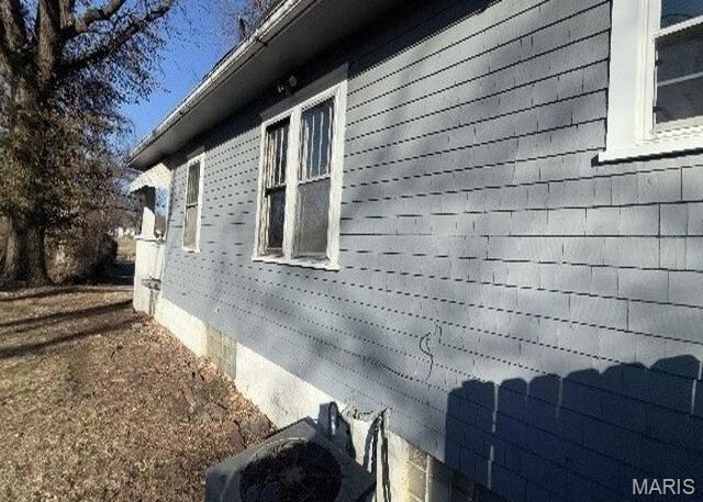 70 Briar Hill Road, Belleville, IL 62223