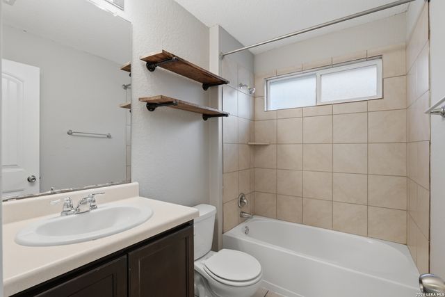 5610 Medina Farm, San Antonio, TX 78222