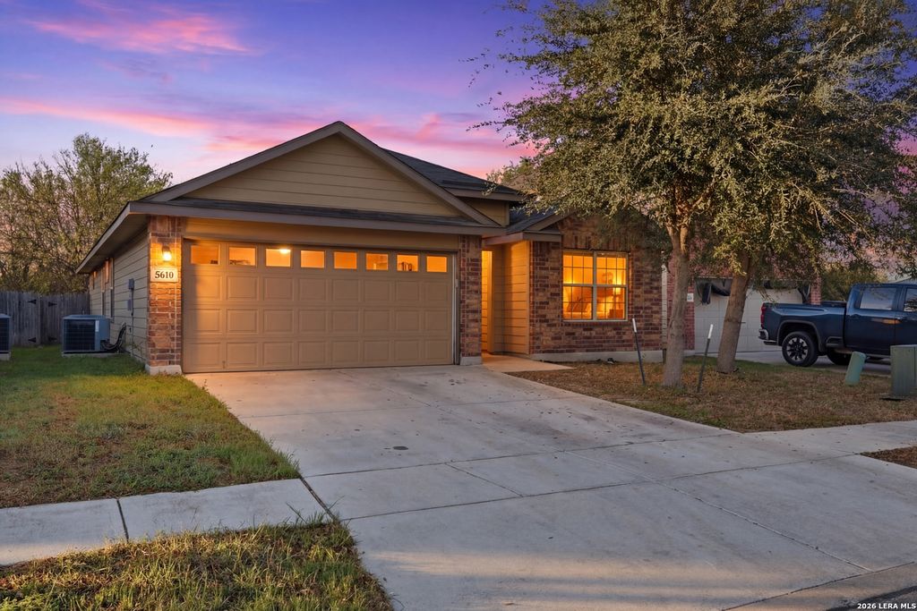 5610 Medina Farm, San Antonio, TX 78222