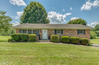 409 Brooklea Circle, Bluff City, TN 37618