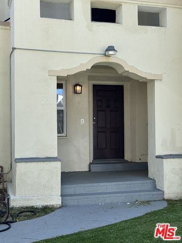 211 S Arnaz Drive, Beverly Hills, CA 90211