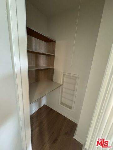 211 S Arnaz Drive, Beverly Hills, CA 90211