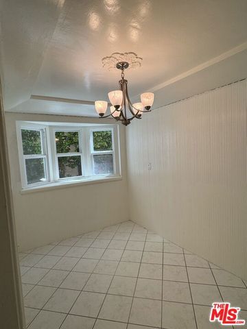 211 S Arnaz Drive, Beverly Hills, CA 90211