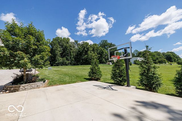 1162 W Thornridge Way, Spencer, IN 47460