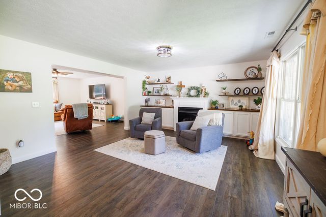1162 W Thornridge Way, Spencer, IN 47460