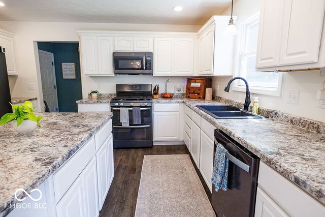 1162 W Thornridge Way, Spencer, IN 47460