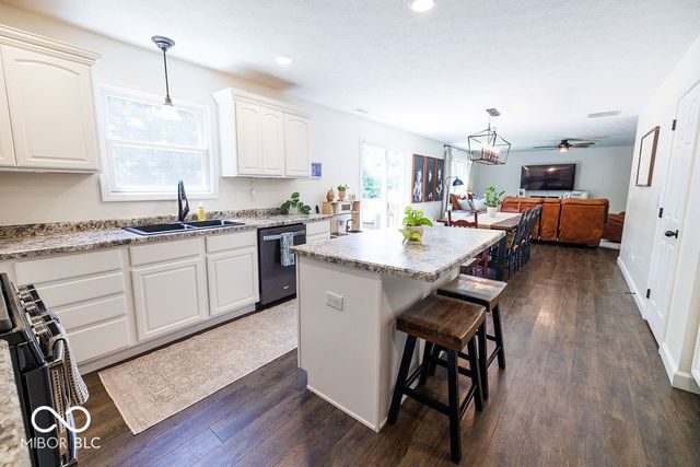 1162 W Thornridge Way, Spencer, IN 47460