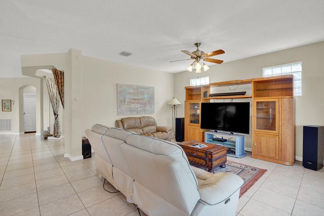 7541 Downwinds Lane, Lake Worth, FL 33467