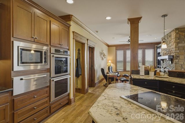 1638 Johns Ridge Parkway 144, Lenoir, NC 28645