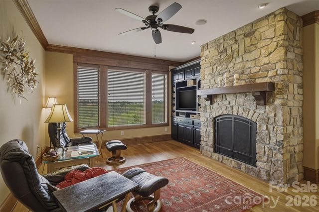 1638 Johns Ridge Parkway 144, Lenoir, NC 28645