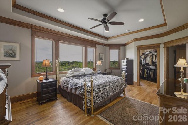 1638 Johns Ridge Parkway 144, Lenoir, NC 28645