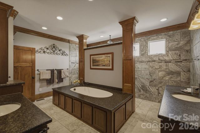 1638 Johns Ridge Parkway 144, Lenoir, NC 28645