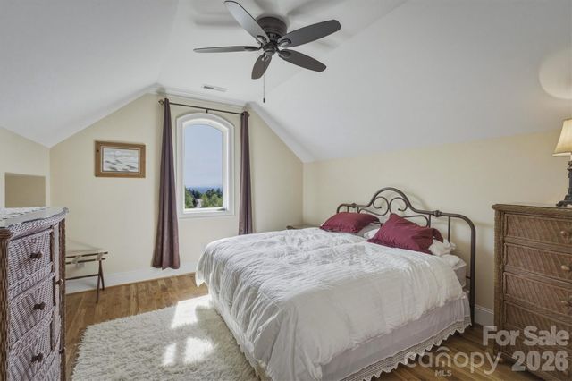 1638 Johns Ridge Parkway 144, Lenoir, NC 28645