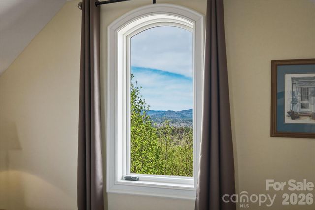 1638 Johns Ridge Parkway 144, Lenoir, NC 28645