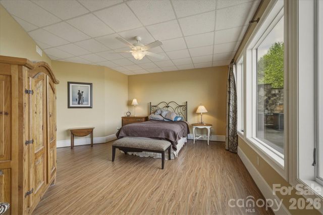 1638 Johns Ridge Parkway 144, Lenoir, NC 28645
