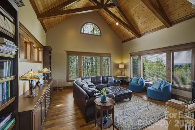 1638 Johns Ridge Parkway 144, Lenoir, NC 28645
