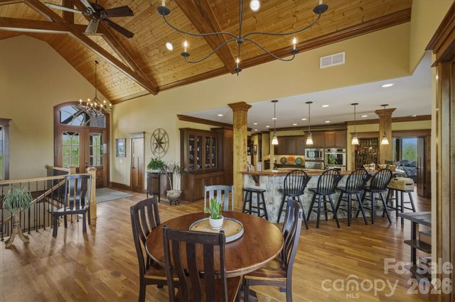 1638 Johns Ridge Parkway 144, Lenoir, NC 28645